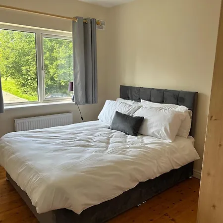 Fab Location For Exploring Clare 度假居